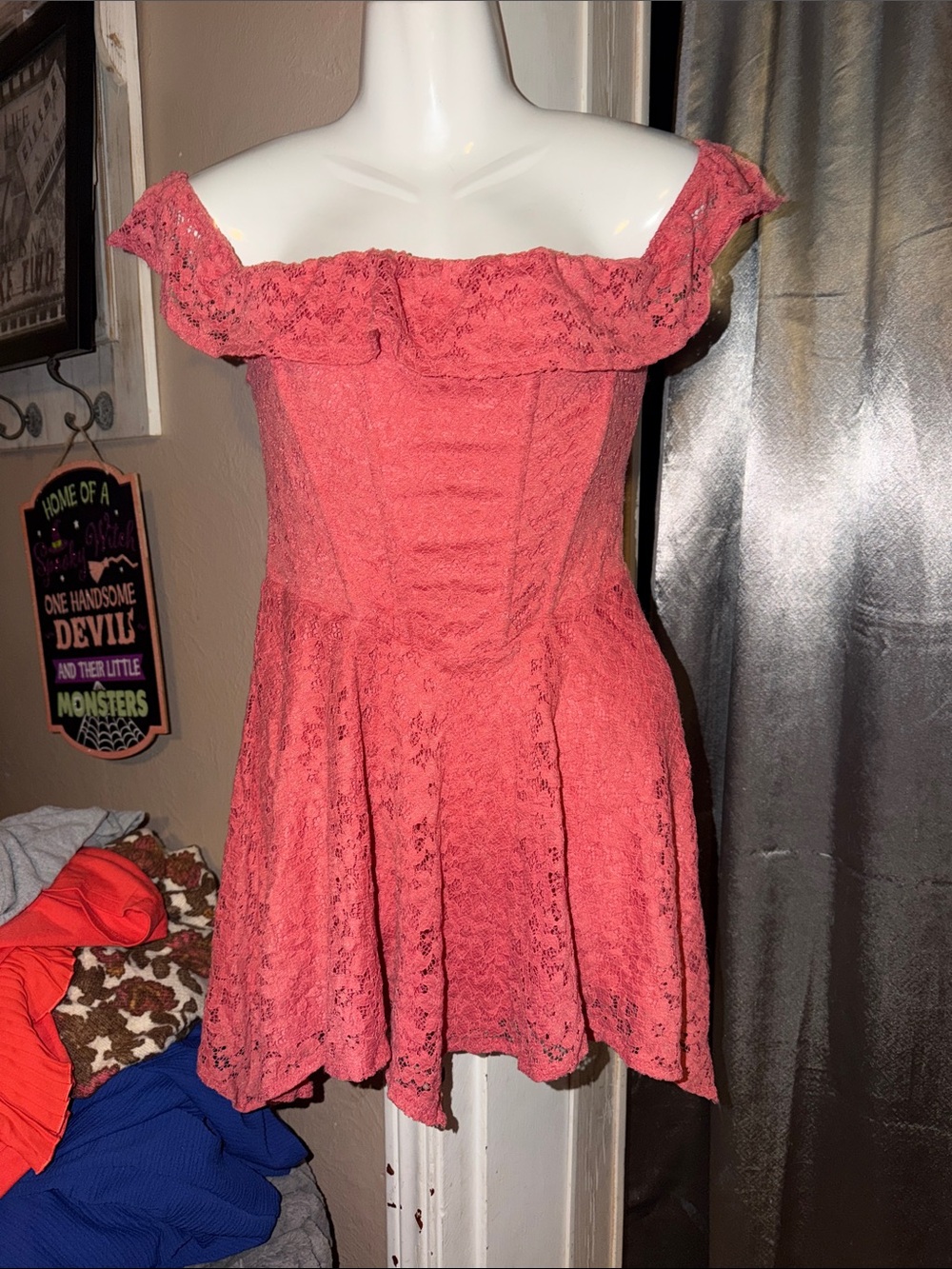 BNWT Off-Shoulder Coral Lace Fit & Flare Dress with bodice waist Kimchi Blue